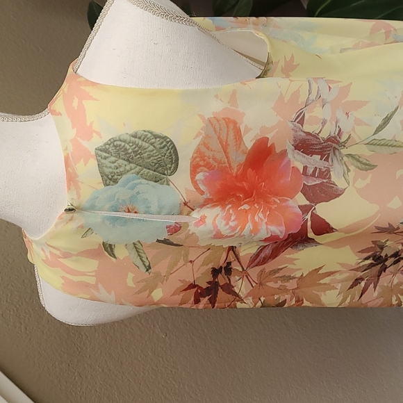 Vince Camuto tank - Picture 2 of 3